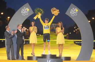 Chris Froome wears Oakley RadarLock Path Tour De France