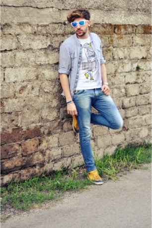 zara-shoes-swing-jeans-zara-shirt-piazza-italia-t-shirt-oakley-glasses_400